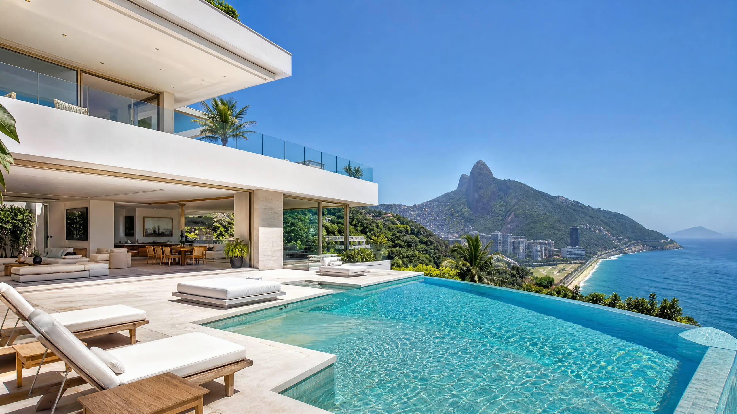 Oceanfront Luxury House in Joá